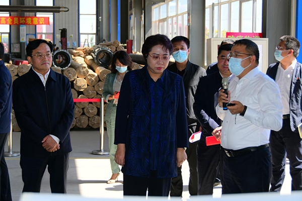 朝陽(yáng)市新任市委書記張淑萍及調(diào)研組領(lǐng)導(dǎo)蒞臨一諾環(huán)保產(chǎn)業(yè)園考察調(diào)研工作 朝陽(yáng)市新任市委書記張淑萍及調(diào)研組領(lǐng)導(dǎo)蒞臨一諾環(huán)保產(chǎn)業(yè)園考察調(diào)研工作